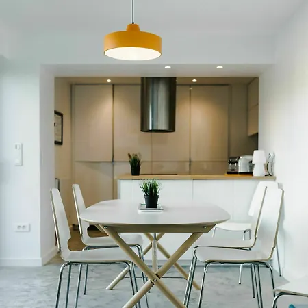 Guest house Le Cube Design A Avec Piscine Et Cuisine Hyeres